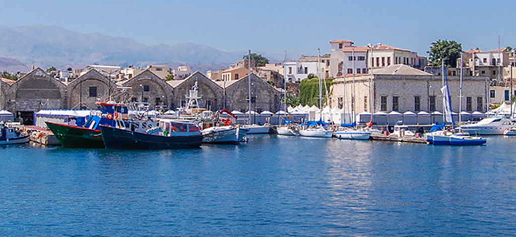 Hotels in Lavris